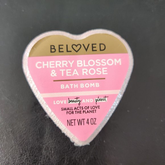 BATH BOMBS x 2: Lavender Chamomile Tea (moon) + Cherry Blossom Rose (heart) - Picture 2 of 13